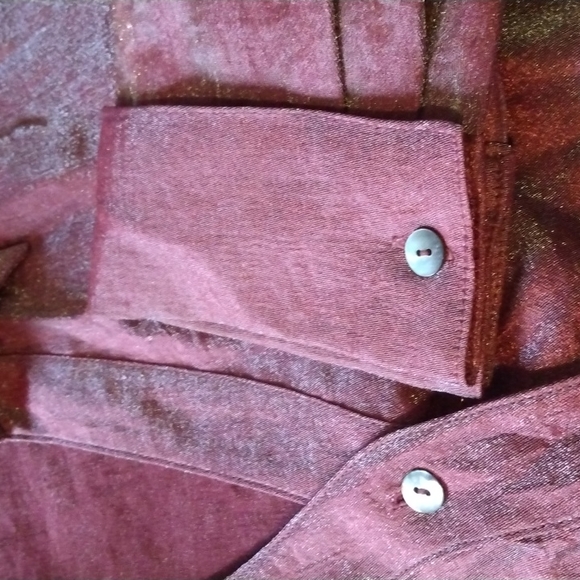 Iridescent deep red button down blouse size 1X - Picture 7 of 9